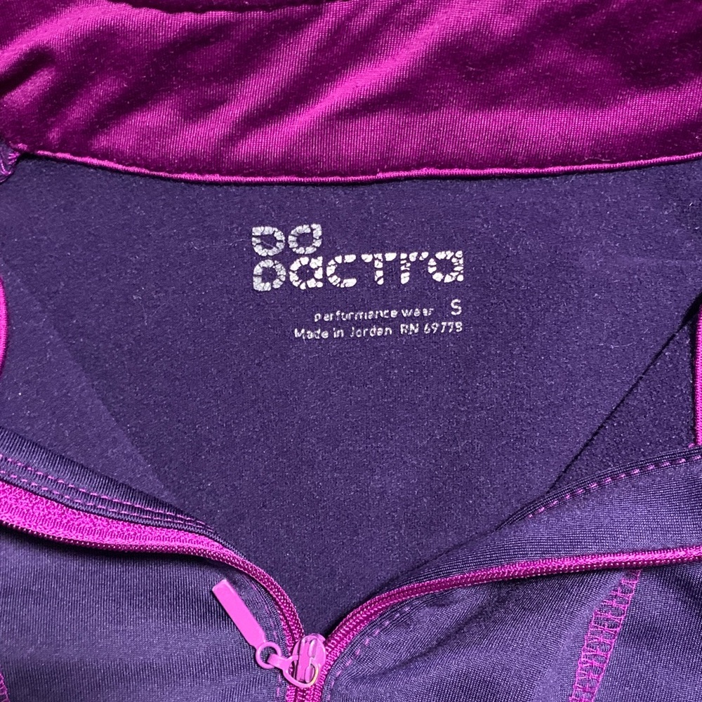 Running/yoga - Picture 2 of 3